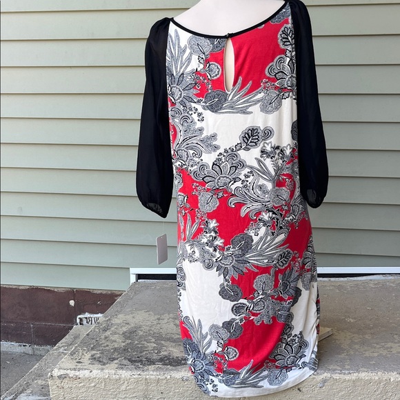 New Chic Red and Black paisley three-quarter Sleeve Dress by Weston wear - Picture 9 of 16